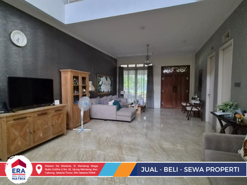 Dijual Rumah Mewah Asri di Arcadia Mediterania dengan Teras Joglo & Kolam Koi (Bonus EV Charger)