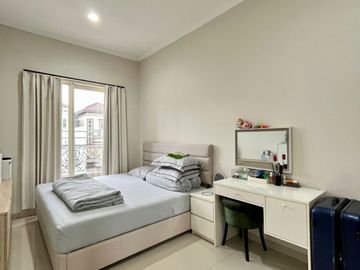Dijual Rumah Cantik De Mansion Alam Sutera Tangerang Selatan