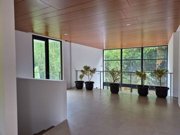 DIJUAL RUMAH VILA MEWAH VIEW FOREST AREA DAGO PAKAR TIMUR