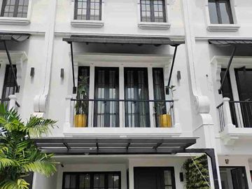 Town House Minimalis Modern 4 Lantai Harga Sangat Terjangkau Di Ciputat Timur,Bisa Custom/Request.