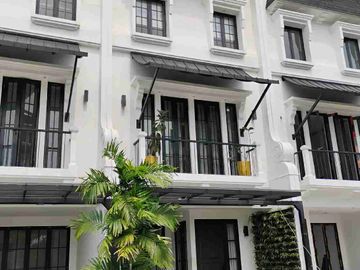 Town House Minimalis Modern 4 Lantai Harga Sangat Terjangkau Di Ciputat Timur,Bisa Custom/Request.