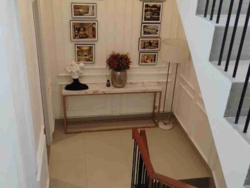 Town House Minimalis Modern 4 Lantai Harga Sangat Terjangkau Di Ciputat Timur,Bisa Custom/Request.