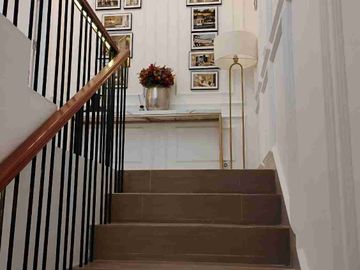 Town House Minimalis Modern 4 Lantai Harga Sangat Terjangkau Di Ciputat Timur,Bisa Custom/Request.