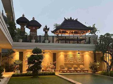 DIJUAL / FREEHOLD : Modern Villas 7 Beds, Paddie View, Batu Bolong, Canggu, Bali