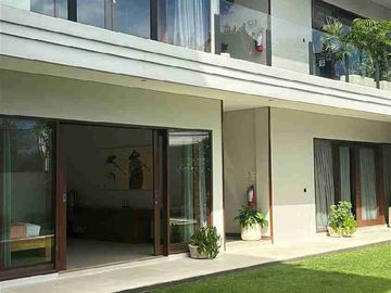 DIJUAL / FREEHOLD : Modern Villas 7 Beds, Paddie View, Batu Bolong, Canggu, Bali