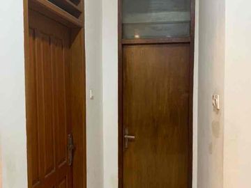 rumah di Jl. Mekar Baru Raya, Cirendeu Ciputat Tangerang selatan