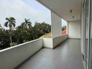 DIJUAL BANGUNAN KANTOR 3 LANTAI JL RAYA ANGGREK LOKA BOULEVARD FULL FURNISHED BISA DIGUNAKAN UNTUK KLINIK, COWORKING SPACE, CAFE, DLL