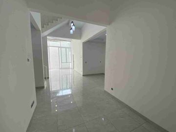 Rumah bagus dijual Grand Wisata Bekasi