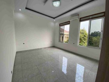 Rumah bagus dijual Grand Wisata Bekasi