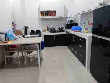 Dijual rumah 2 lantai di regency melati mas serpong
