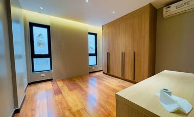 5 Bedroom Furnished Townhouse for Sale in New Manila Quezon City