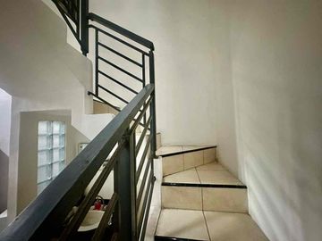 Paling Murah! Rumah Modern Minimalis Sudah Renovasi Siap Huni di Graha Raya Bintaro Cluster Adena
