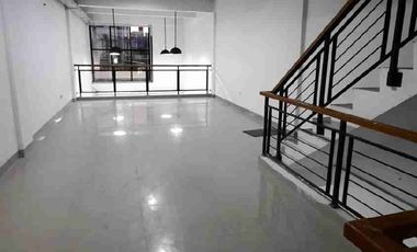Disewakan 2 Ruko Gandeng (Tidak Connecting) Baru Selesai Renovasi Total Di Jatiwaringin.