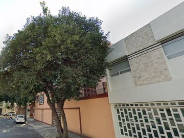 Departamento con 3 habitaciones y estacionamiento en Azcapotzalco, Libertad, CDMX.