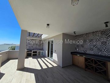 Casa contemporánea en renta sin muebles | 3 niveles con roof garden y vista al valle de Amazcala RM3265