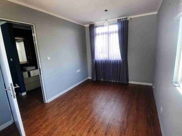 Rumah Dayana Hook dengan KT 2 dengan bangunan belakang  full renovasi