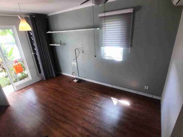 Rumah Dayana Hook dengan KT 2 dengan bangunan belakang  full renovasi