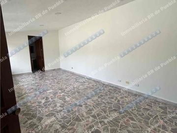 CASA EN RENTA solo uso  COMERCIAL Ideal para:
• Oficinas corporativas
• Consultorios médicos, psicológicos o nutricionales
• Academia de idiomas, música o regularización
• Centro de capacitación
• Despachos jurídicos, contables o administrativos