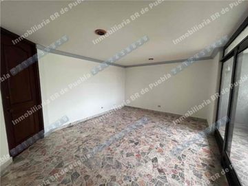 CASA EN RENTA solo uso  COMERCIAL Ideal para:
• Oficinas corporativas
• Consultorios médicos, psicológicos o nutricionales
• Academia de idiomas, música o regularización
• Centro de capacitación
• Despachos jurídicos, contables o administrativos