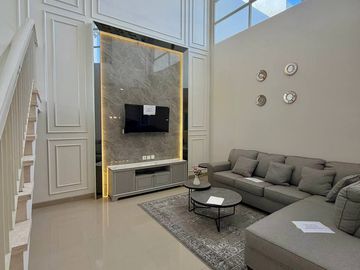 Rumah 2 lantai di komplek private area Manyar Jaya + Furnished