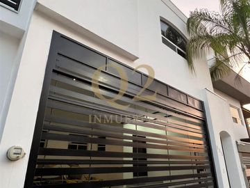 Casa en Venta en Cima del Bosque, Cumbres Elite 9° Sector, Monterrey, Nuevo León