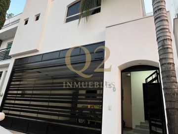 Casa en Venta en Cima del Bosque, Cumbres Elite 9° Sector, Monterrey, Nuevo León