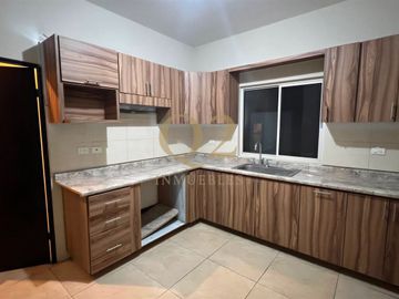 Casa en Venta en Cima del Bosque, Cumbres Elite 9° Sector, Monterrey, Nuevo León