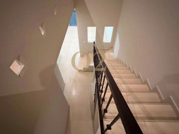 Casa en Venta en Cima del Bosque, Cumbres Elite 9° Sector, Monterrey, Nuevo León