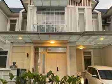 Di sewakan rumah  premium full furnished di lavon