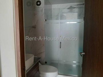 Departamento en Renta de Dos Recámaras, Balcón y Amenidades en Torre Cadú, Calzada México-Tacuba #27-52 AVC
