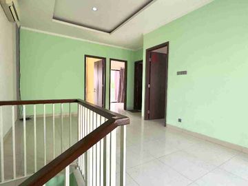 Dijual rumah siap huni di sektor 7 Bintaro