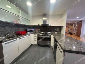 HERMOSO GARDEN HOUSE AMUEBLADO EN RENTA EN POLANCO CON TERRAZA PRIVADA 85,000