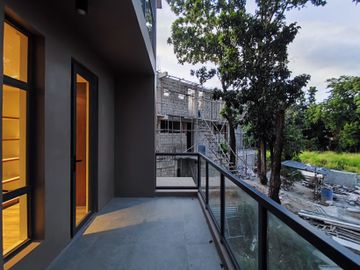 3 Storey Townhouse in Palmera Santa Monica Quezon City with Swimming Pool SD
