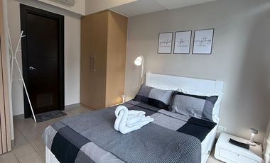 FOR SALE! 1 Bedroom in Uptown Parksuites, BGC, Taguig City
