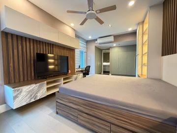 Interior-decorated 3 Bedroom The Proscenium Residences