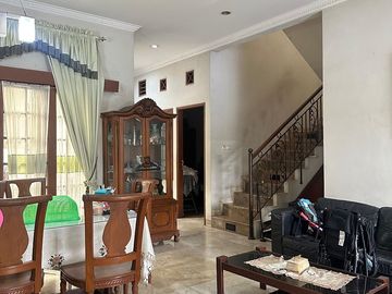 NL.432 - Murah !! Dijual Rumah Siap Huni Luas 173 Hadap Selatan di Rawamangun