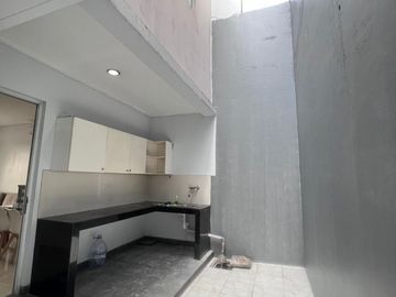DIJUAL RUMAH GREEN LAKE AMERIKA LATIN MURAH