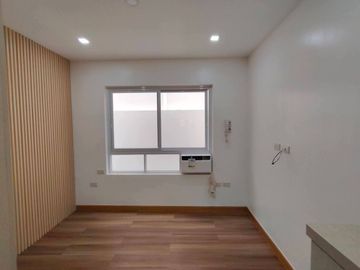 For Sale! Brgy. Roxas Quezon City Brandnew Townhouse -AJCQ