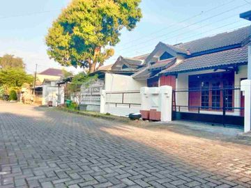 Rumah Luas Nyaman Siap Huni di Cluster Solo Baru