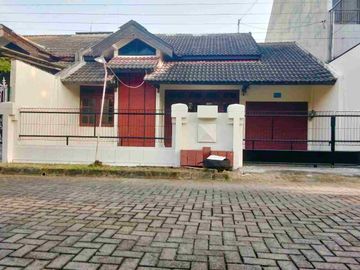 Rumah Luas Nyaman Siap Huni di Cluster Solo Baru