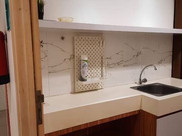 Apartemen Tree Park Studio Corner Jual Rugi Furnished