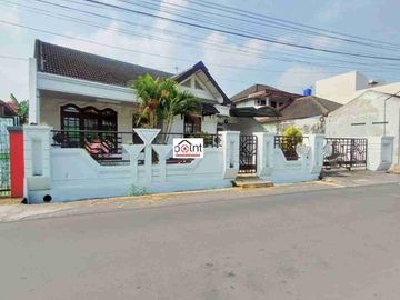 Rumah Luas Cocok Untuk Kantor dan R. Usaha di Gonilan dekat UMS