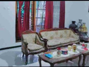 Rumah Luas Cocok Untuk Kantor dan R. Usaha di Gonilan dekat UMS