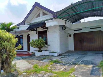 Rumah Luas Cocok Untuk Kantor dan R. Usaha di Gonilan dekat UMS