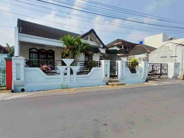 Rumah Luas Cocok Untuk Kantor dan R. Usaha di Gonilan dekat UMS