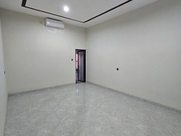 Rumah BABATAN PANTAI UTARA Baru Gress, Row Jalan 3 Mobil