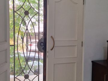 DIJUAL RUMAH PIK 1 MEDITERANIA BOULEVARD CLUSTER FLORENCE 8X20 (2.5 LANTAI) SEMI FURNISH HARGA NEGO
