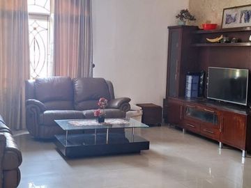 DIJUAL RUMAH PIK 1 MEDITERANIA BOULEVARD CLUSTER FLORENCE 8X20 (2.5 LANTAI) SEMI FURNISH HARGA NEGO