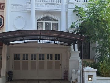 DIJUAL RUMAH PIK 1 MEDITERANIA BOULEVARD CLUSTER FLORENCE 8X20 (2.5 LANTAI) SEMI FURNISH HARGA NEGO