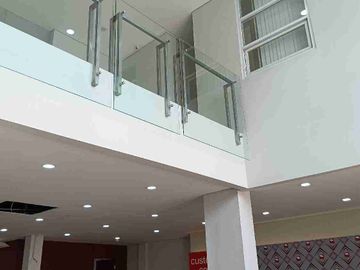 DISEWAKAN: Gedung Komersial 3 Lantai di Pusat Kota Pamulang